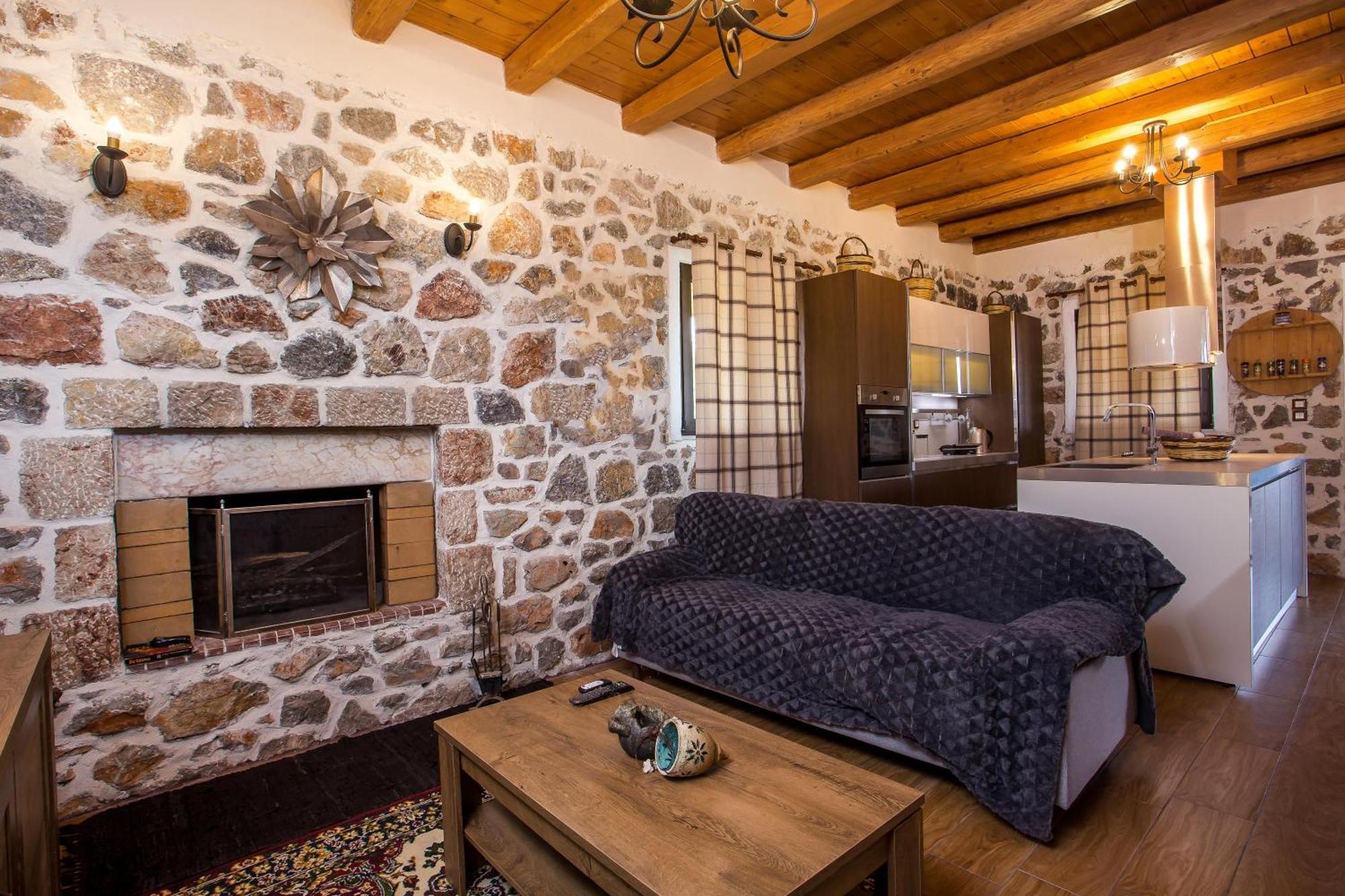Vila In The Woods